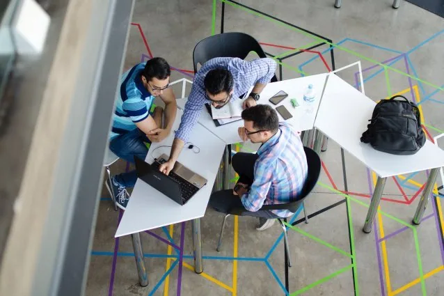 Como o ambiente estimula a inovação no trabalho